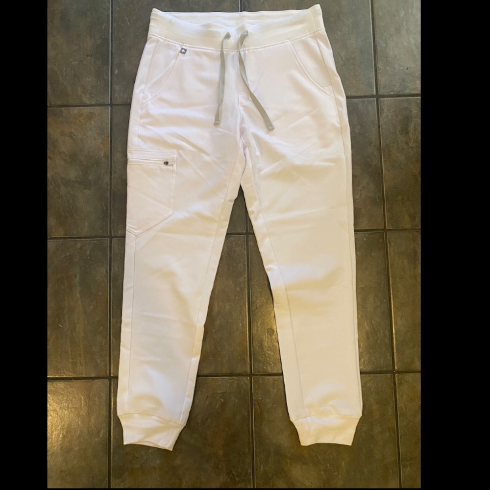 White figs, never worn
